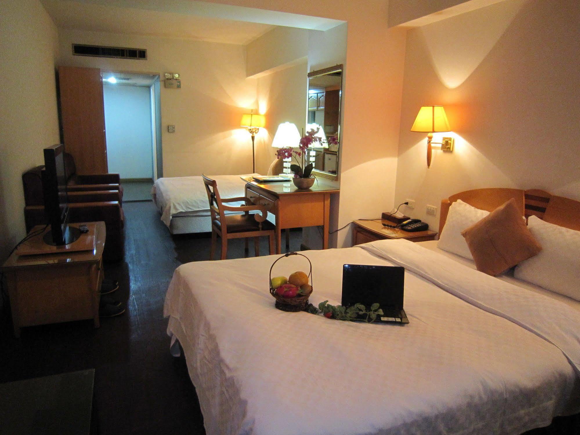 Berkeley Business Hotel Zhongzheng Hsinchu Luaran gambar