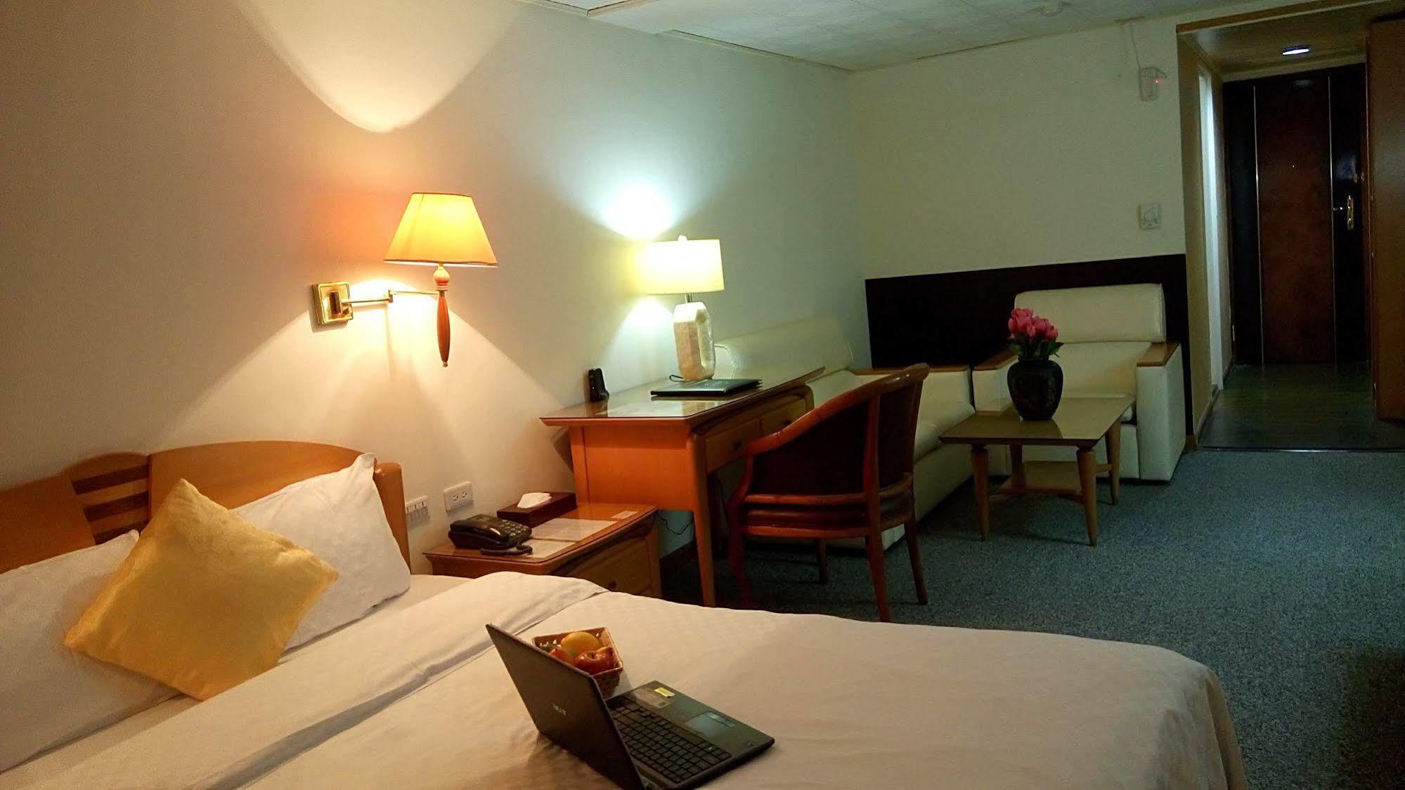 Berkeley Business Hotel Zhongzheng Hsinchu Luaran gambar